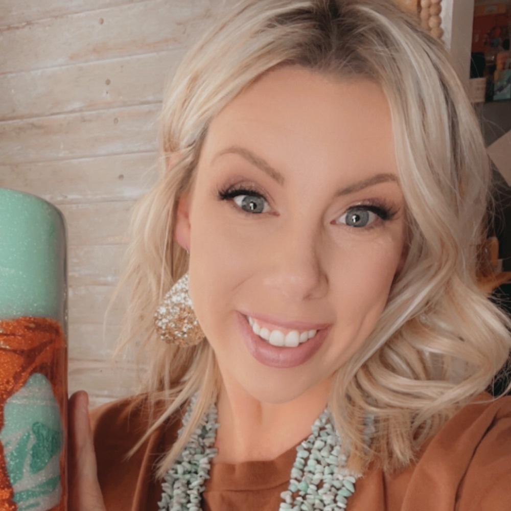Meet your Posher, Jennessa